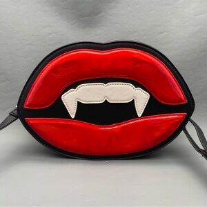 Mad Engine Halloween Vampire Fangs Red Lips Purse Crossbody Net Rocky